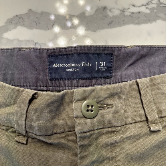 Men’s shorts - Picture 2 of 2